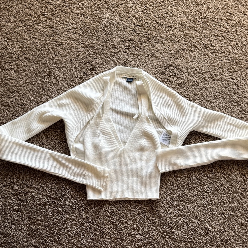 American eagle Cream sweater tank an cover